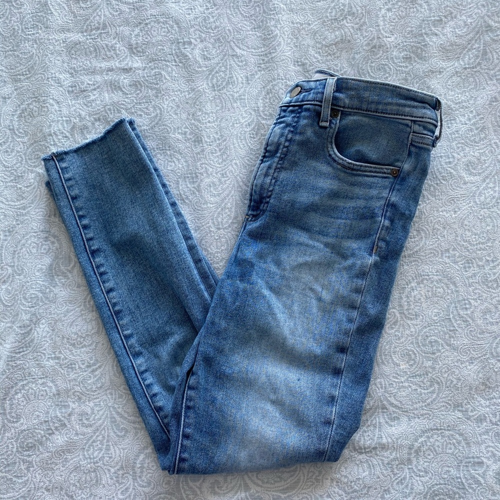 Aritzia Denim Forum Lola High-Rise Skinny Jeans